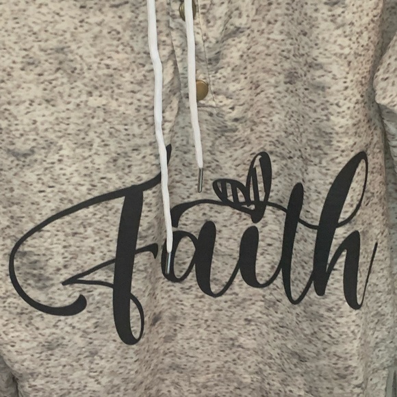 CUTE TOP WITH HOOD. (NEW) - Picture 3 of 9